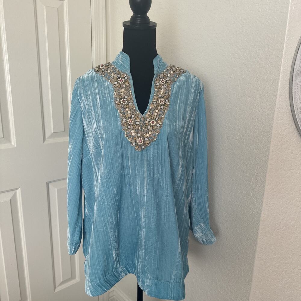 Soft Surroundings Aqua Crushed Velvet Tunic Top Womens Size M Embellished V Neck